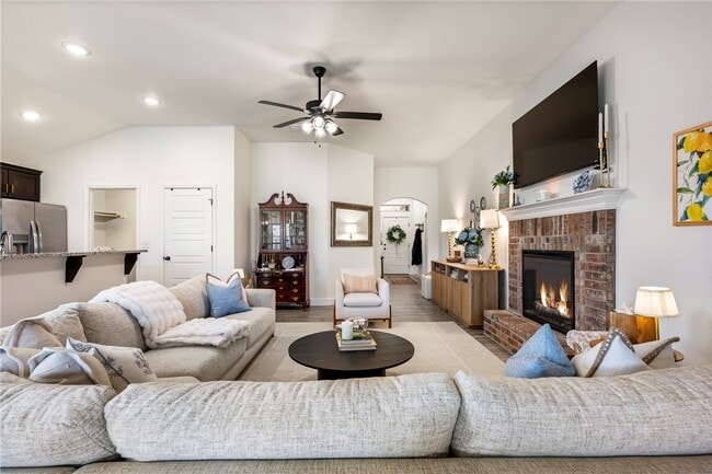 Photo - 2402 Armstrong Ln