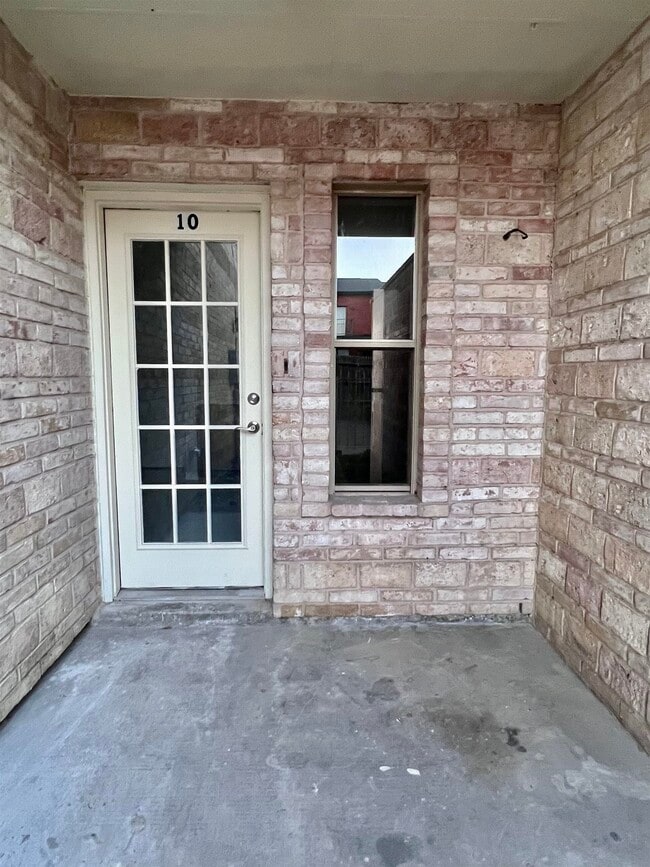 1101 Shiloh Dr Condo For Rent in Laredo, TX