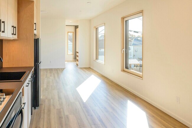 Photo - 1614 6th Ave Unit 303