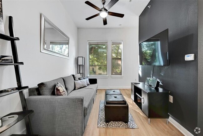 Building Photo - 1900 Barton Springs Rd Unit 2043 Rental