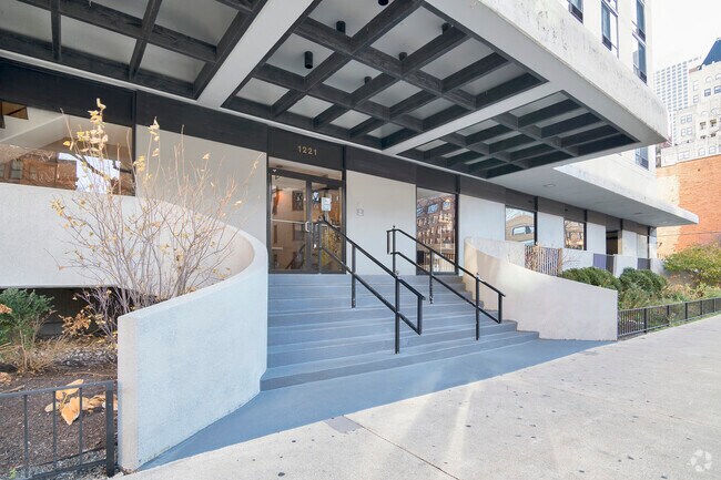 Building Photo - 1221 N Dearborn St Unit 801S Rental