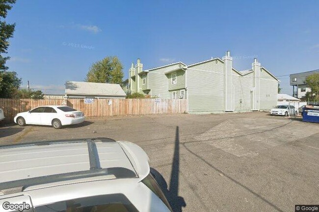 Outside view - 3030 W Kentucky Ave Unit 3