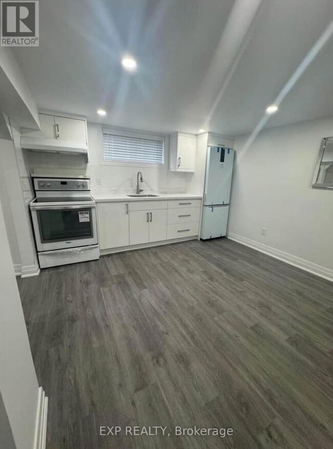 Photo - 148 Cosburn Ave.