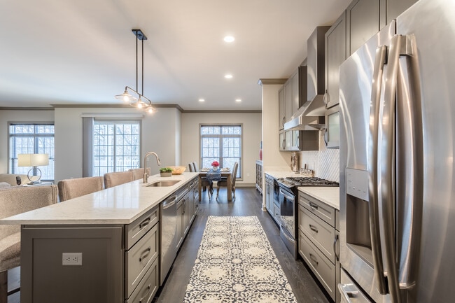 The Club at Waters Edge (Luxury Apartments)