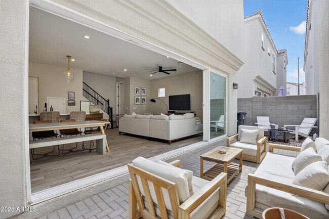 Photo - 1567 E Shannon St