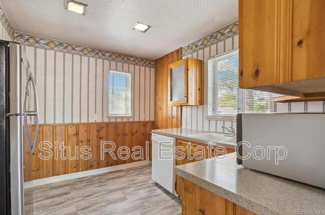 Photo - 1875 S Clayton St