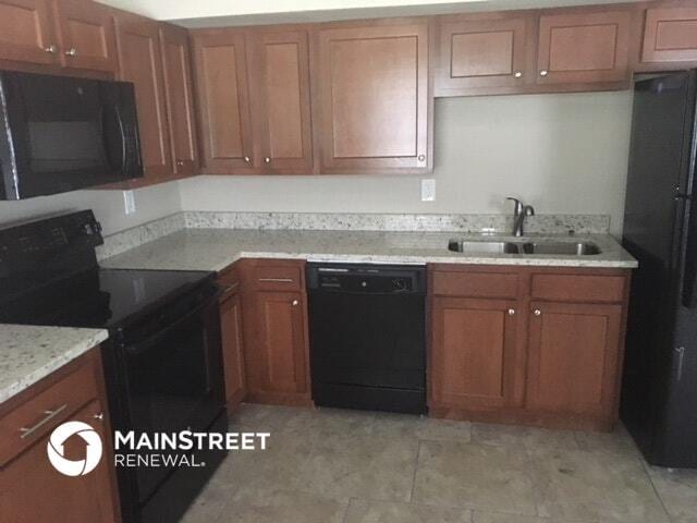 Photo - 1349 Parkwood St