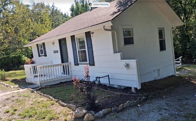 5208 N Wheeling Ave
