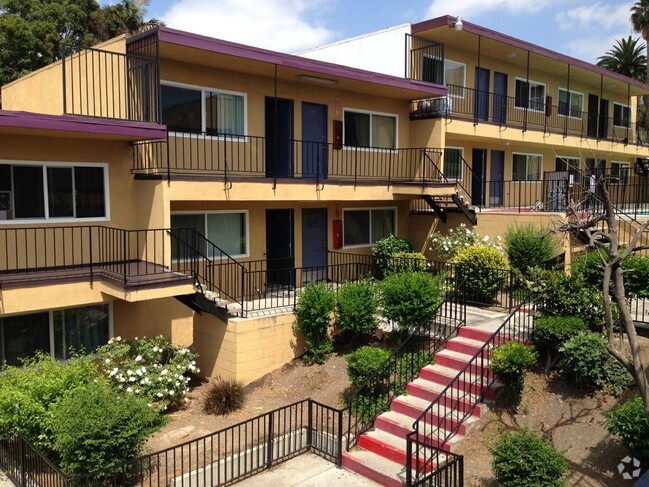 Garden Area - Crystal House Apartments