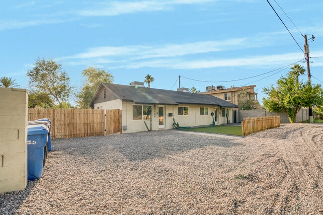 Building Photo - 2208 N 26th St Rental