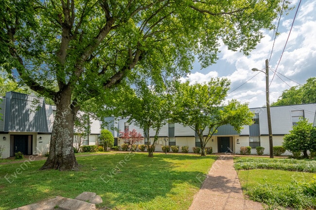 Building Photo - 126 Walton Ferry Rd Unit D2 Rental