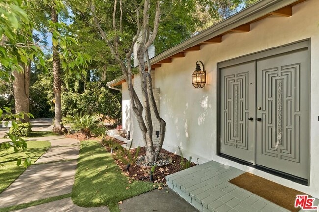 7586 Woodrow Wilson Dr