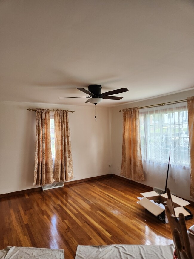 Photo - 184 Hillcrest Ave