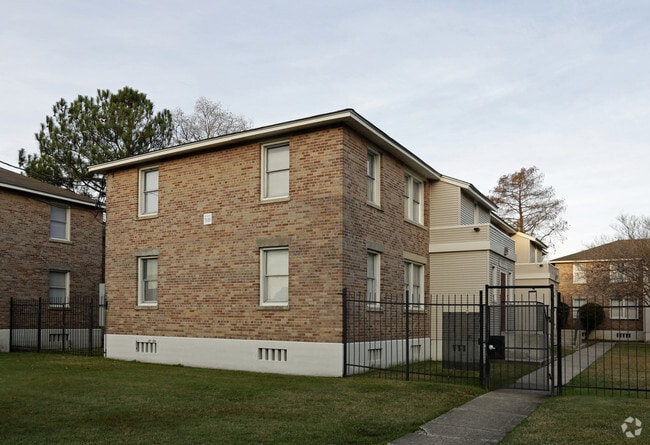 Photo - Palmetto Apartments