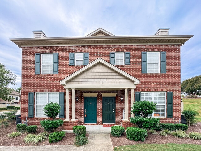 Building Photo - 1017 Farrcroft Way