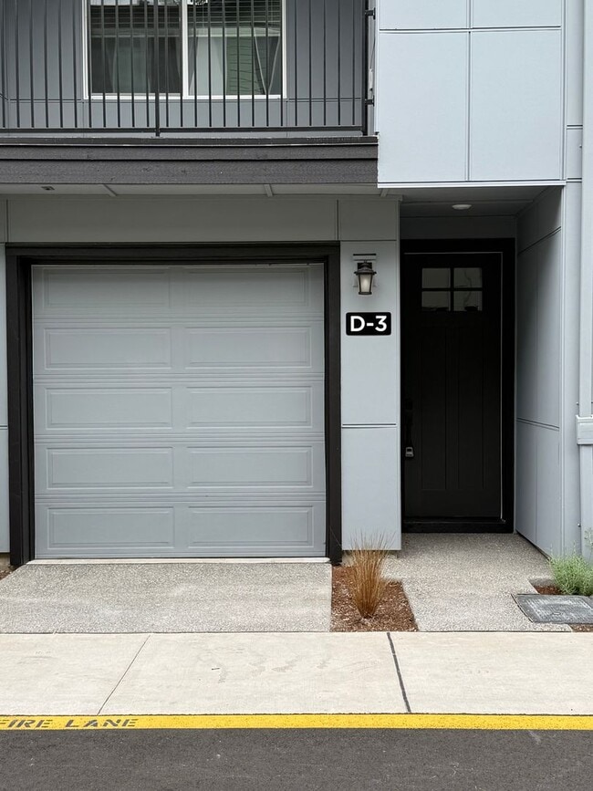 Building Photo - Brand New 2 bed/2.5 bath with 2-car garage... Rental