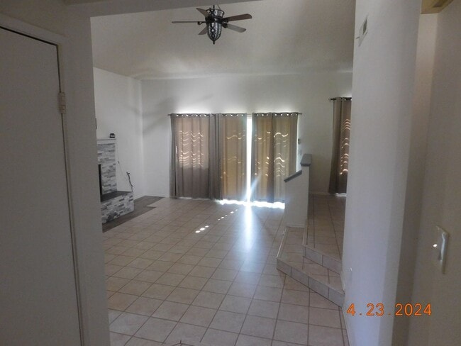 Photo - 400 Tepatitlan Ct