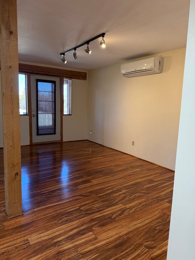 Photo - 4210 Ravine Rd