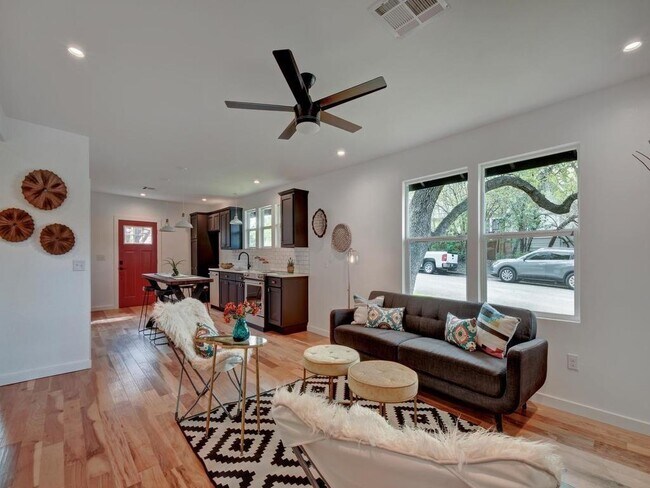 Photo - 1905 Brackenridge St