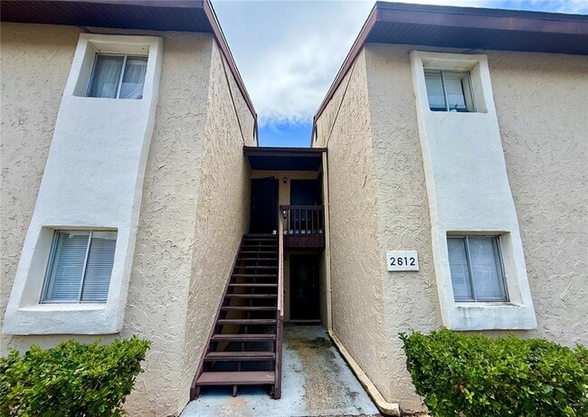 Building Photo - 2612 Hidden Lake Dr N Unit D