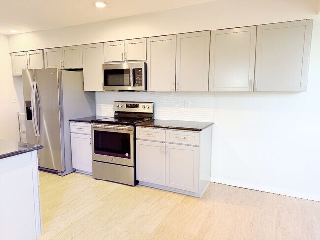 Photo - ***$500 off 1st Month Rent*** Bright & Bea...