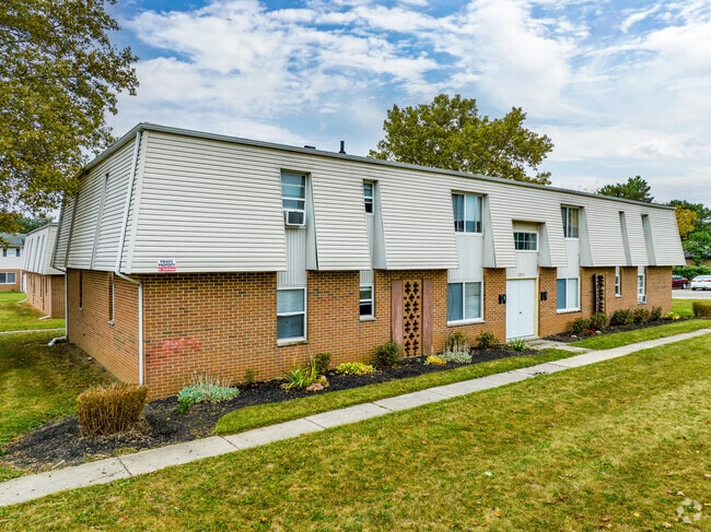 Professional Park Townhomes & Apartments