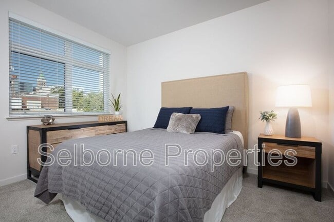 Photo - 777 Broadway