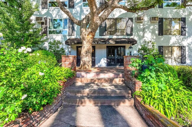 Building Photo - 1222 N Olive Dr Rental