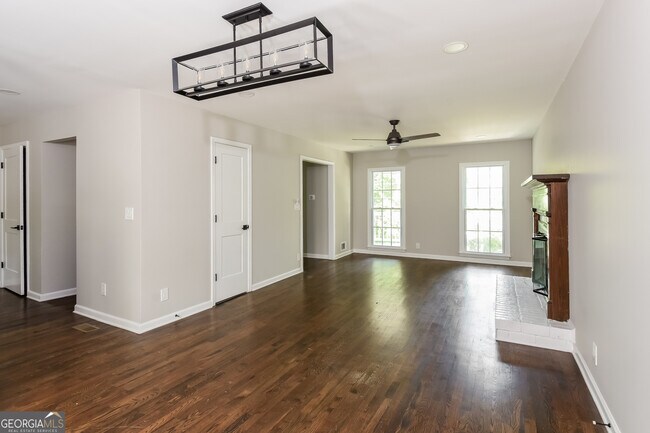 Photo - 2730 Cedarbrook Dr