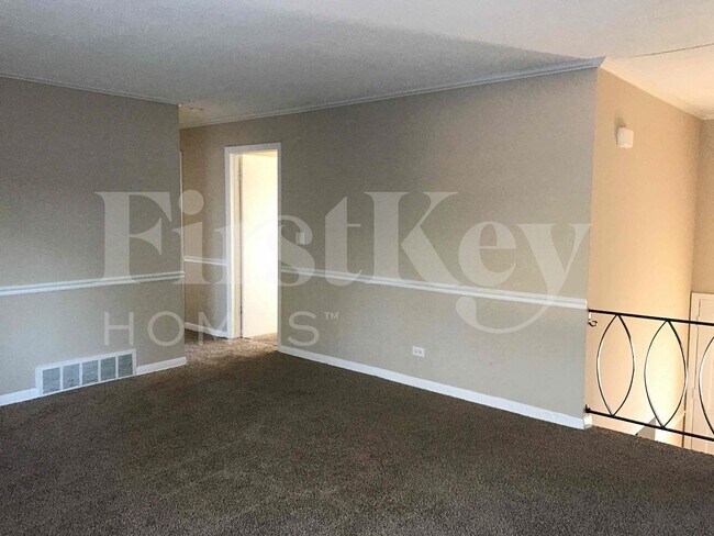 Photo - 752 W Hawley St