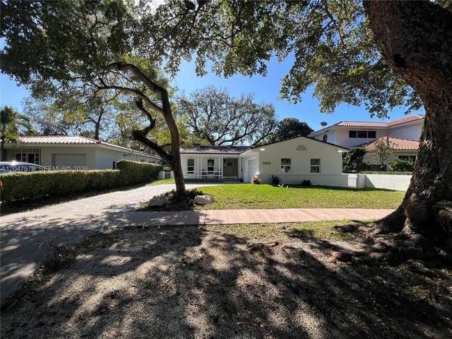 Building Photo - 1452 Urbino Ave