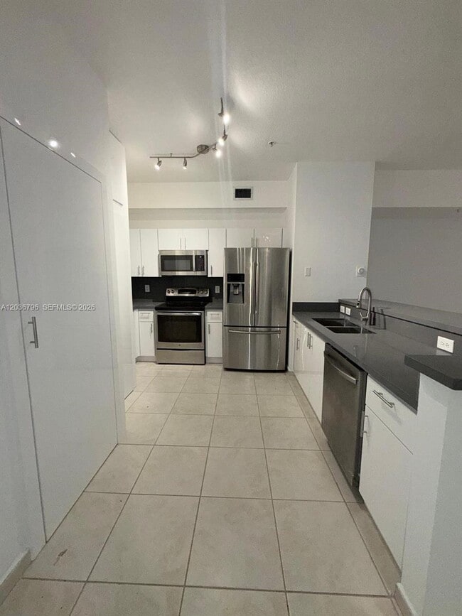 Building Photo - 7220 NW 114th Ave Unit 20916