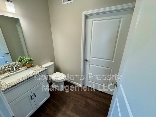 Photo - 801 Highland Dr