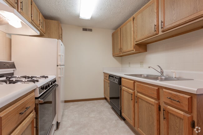 2 BEDROOM 2 BATH W/ LOFT - King's Creek Apartments