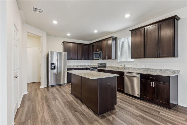 Photo - 379 Papaya Dr