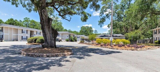 100 McKeough Ave Unit 405