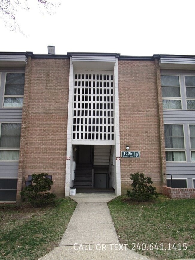 Building Photo - 2206 Greenery Ln