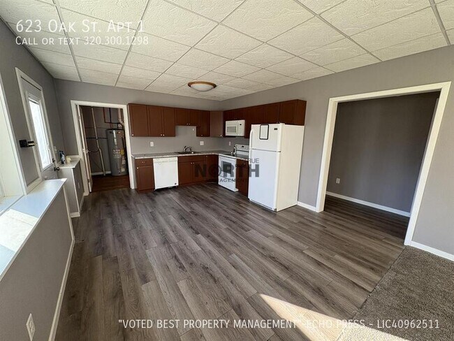 Photo - 623 Oak St