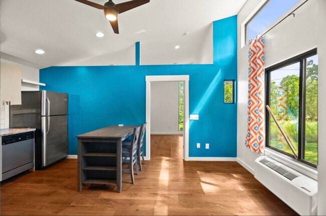 Photo - 2044 Wilson Ln