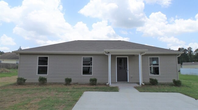 Building Photo - Home for Rent in Lincoln, AL.....Available...