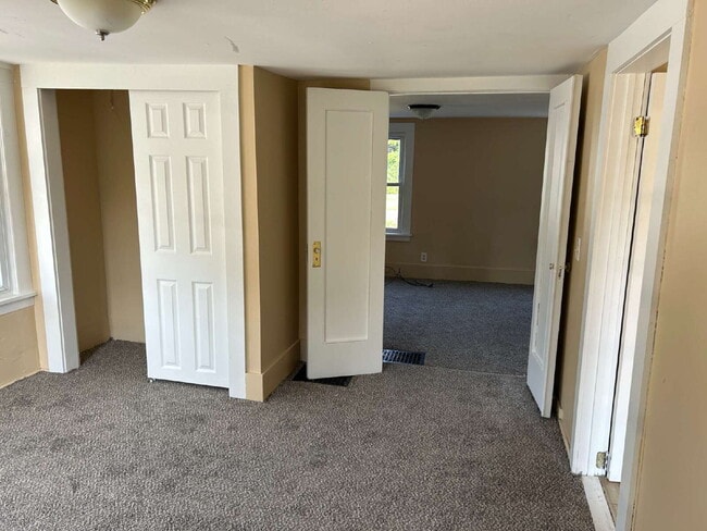 Photo - 2 Bedroom Apartment in Caledonia - Available Immediately Unidad Apt 1