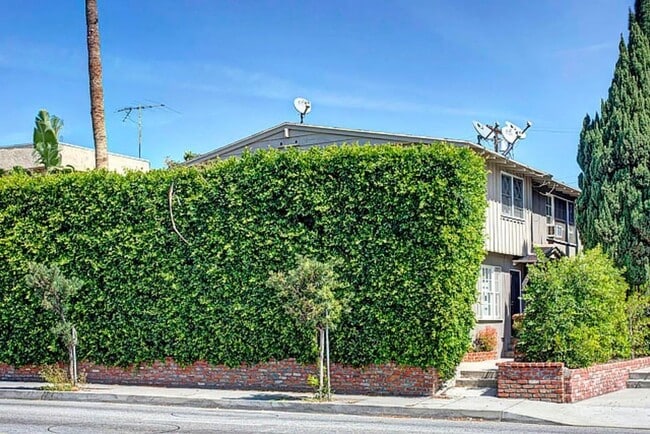 Photo - 1532 S Bundy Dr Unidad B