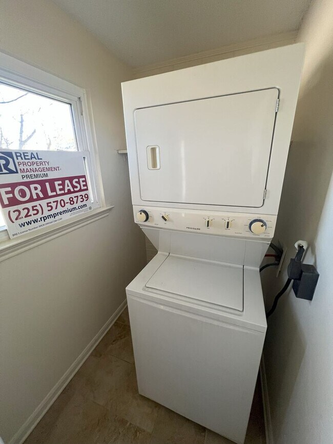 Photo - Newly updated! 2 bedroom 1 bath townhouse ...
