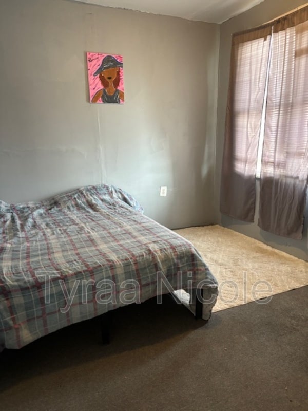 Photo - 7526 Wykes St