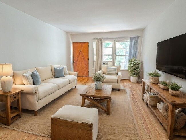 Photo - 1051 S Wooster St Unidad 3