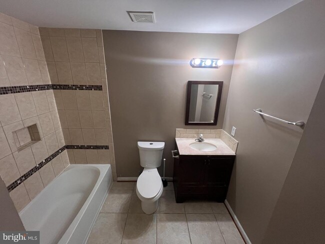 Building Photo - 8871 Dunstable Loop Rental