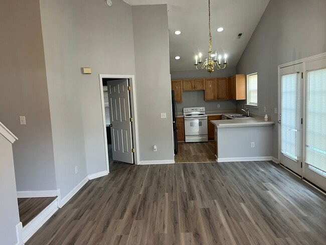 Photo - 5513 Stewartby Dr