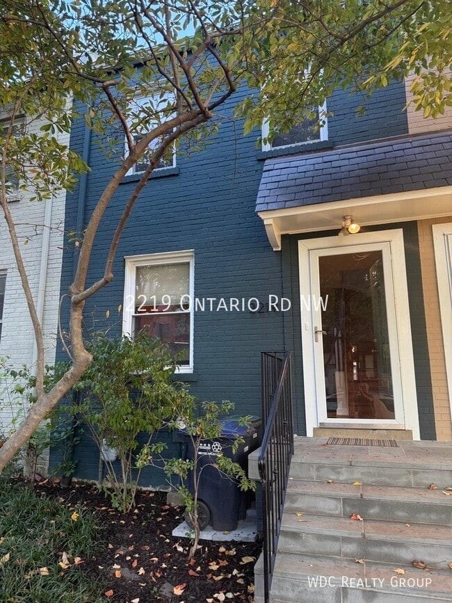 Photo - 2219 Ontario Rd NW