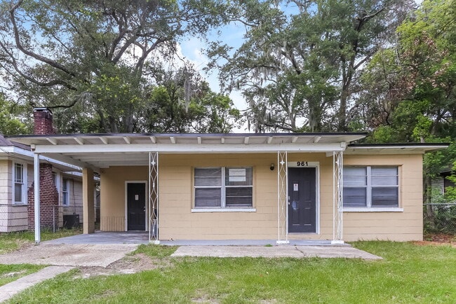 Building Photo - 961 Kenmore St Rental