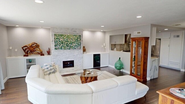 Photo - Stunning Bayfront 2/2.5 Condo in Montego Court